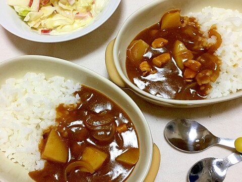 鶏むね肉と玉ねぎじゃがいもだけなのにコク旨カレー♡